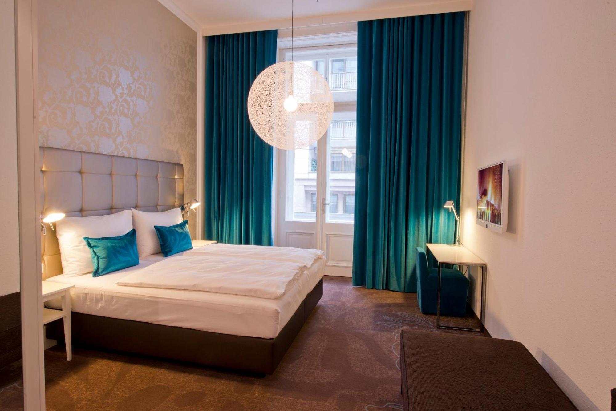 Motel One Wien-Staatsoper Exterior photo