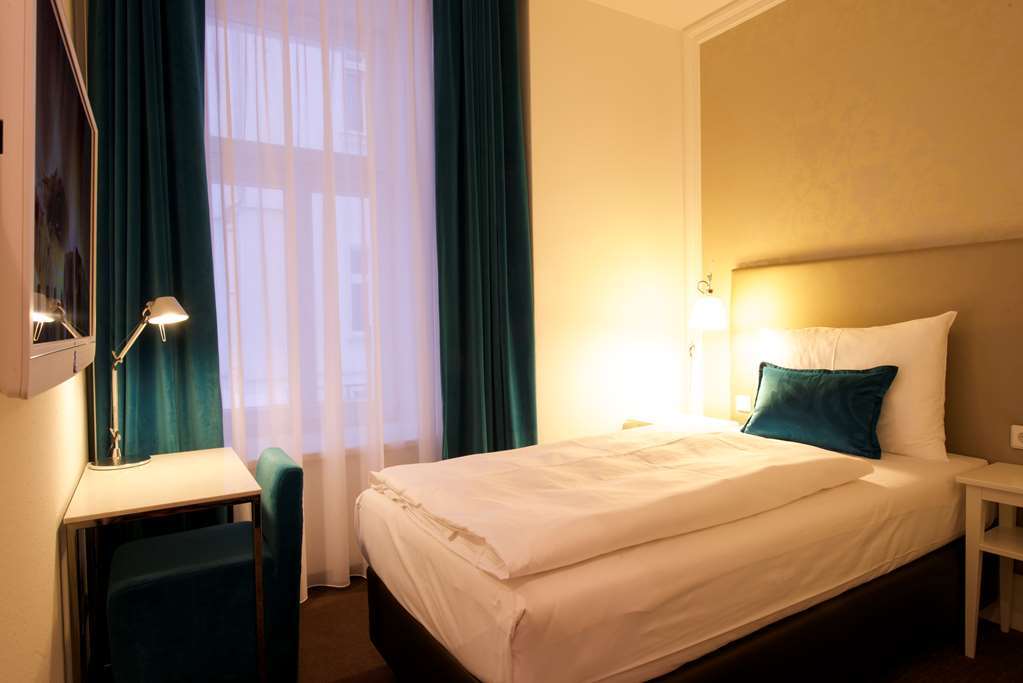 Motel One Wien-Staatsoper Room photo